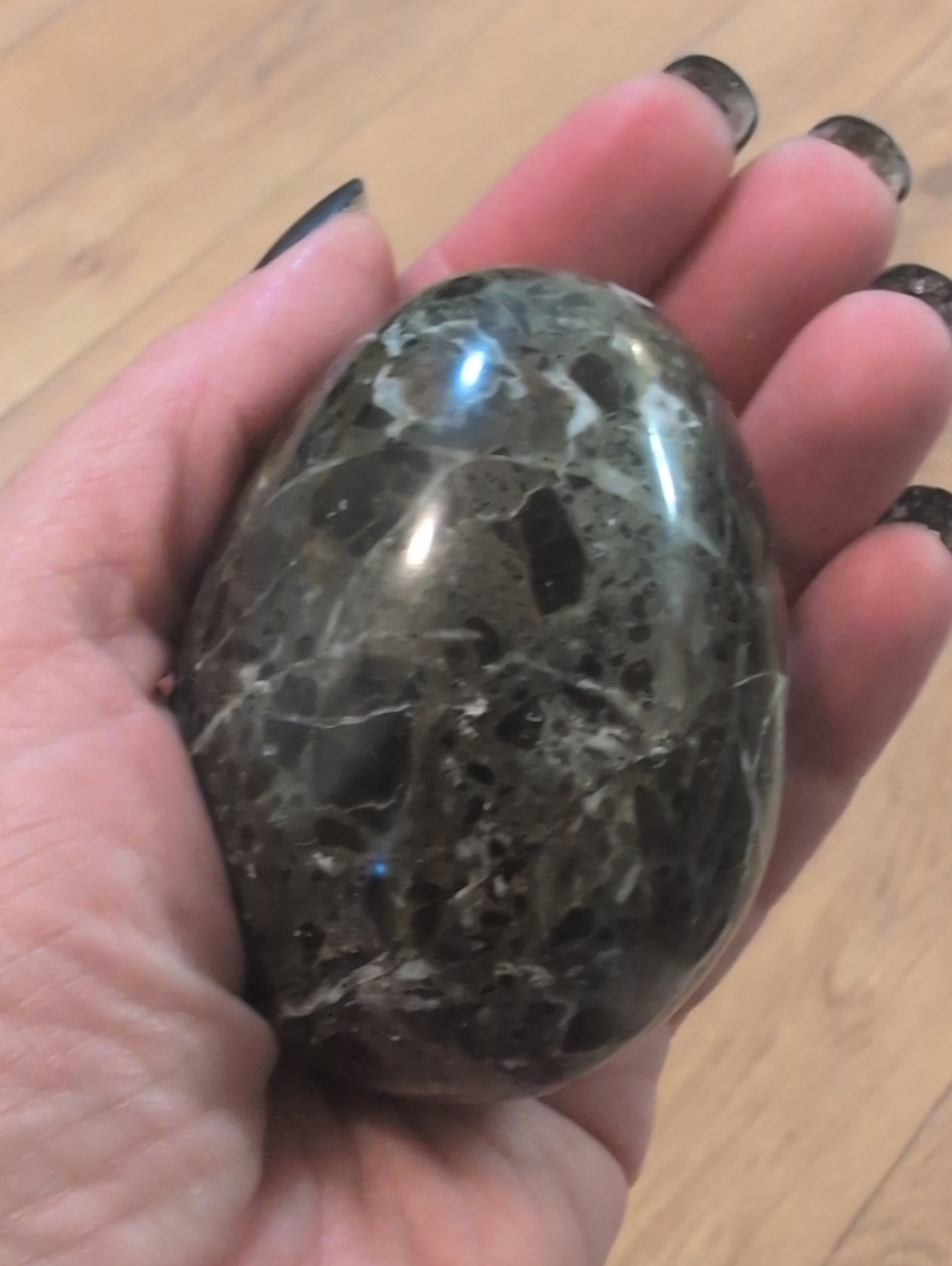 Polished Black-Grey Marble Egg Decorative Stone for Reptile Habitats